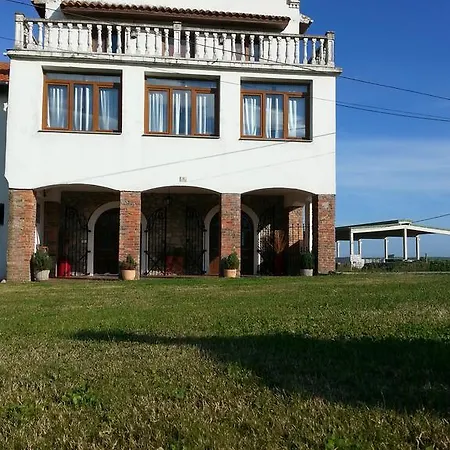 Апартаменты Apartamento Los Llares Лангре